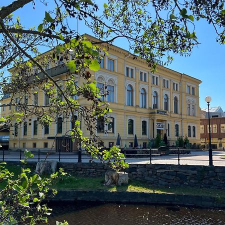 Stadshotellet Кристинехамн Экстерьер фото