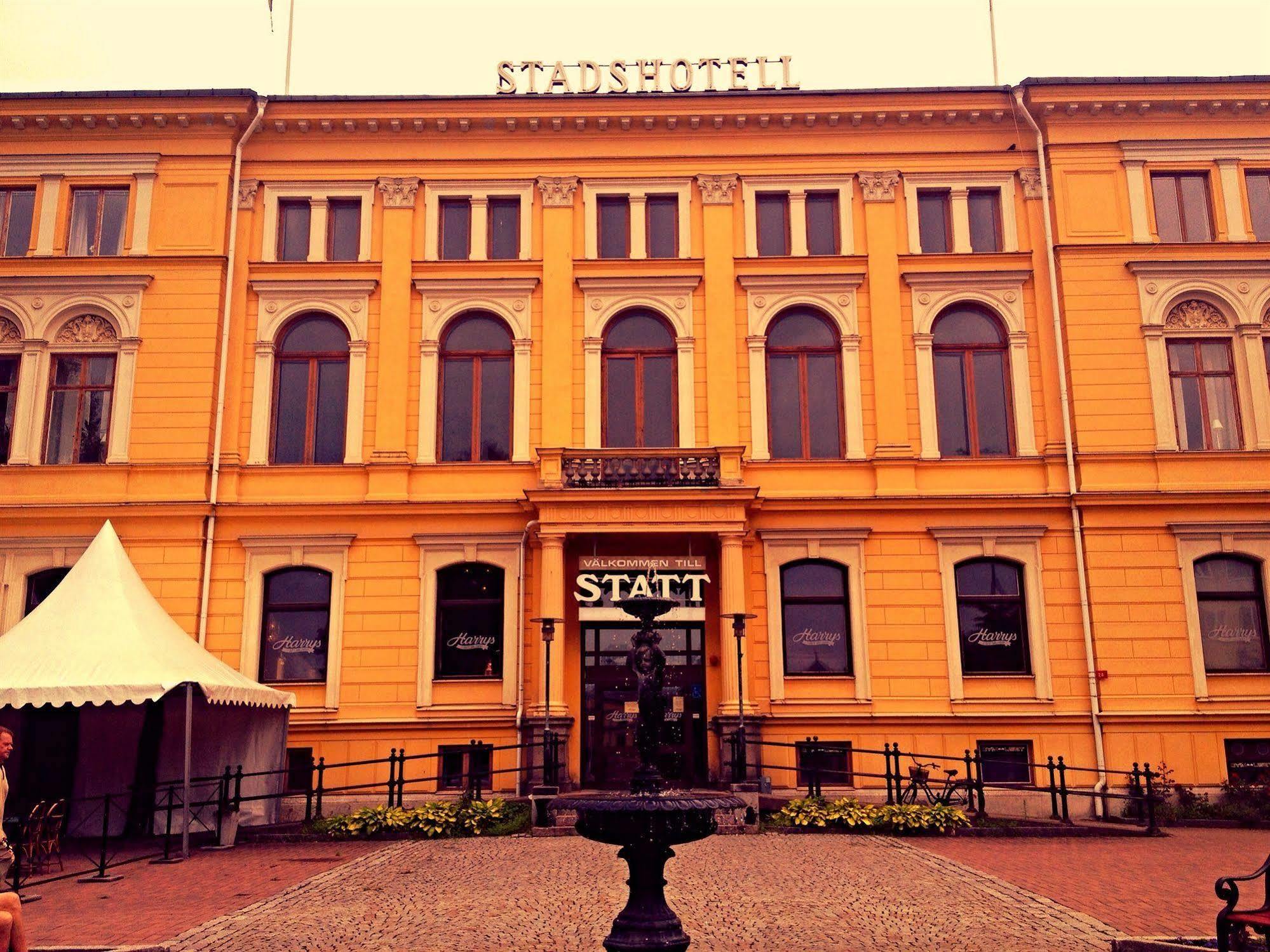 Stadshotellet Кристинехамн Экстерьер фото